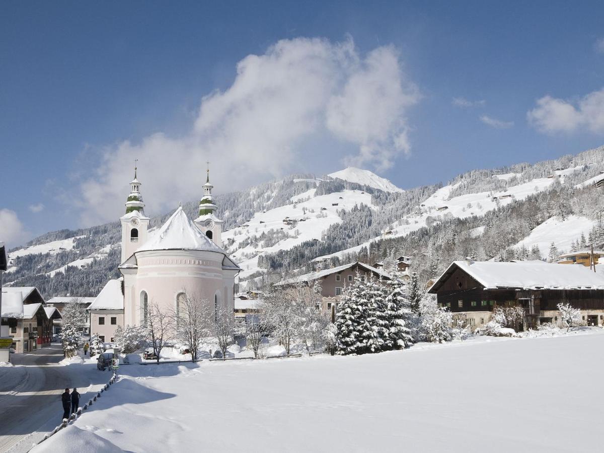Luxurious Holiday Home With Terrace In Tyrol Brixen im Thale Esterno foto